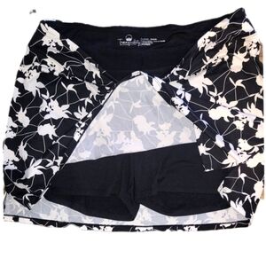 NWOT TRANQUILITY SKORT BLACK & WHITE FLORAL PRINT, FLAP FRONT SZ L